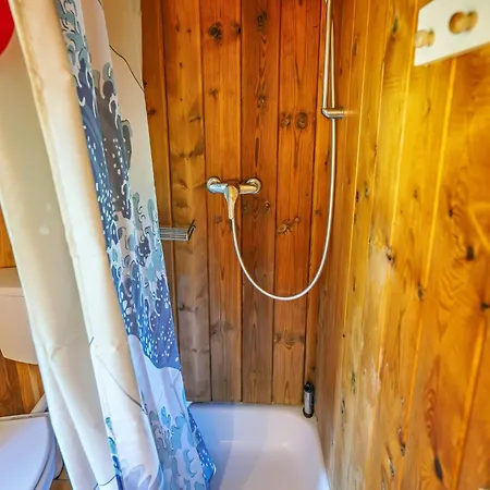 Eco-friendly With A Garden By The River Apartment *